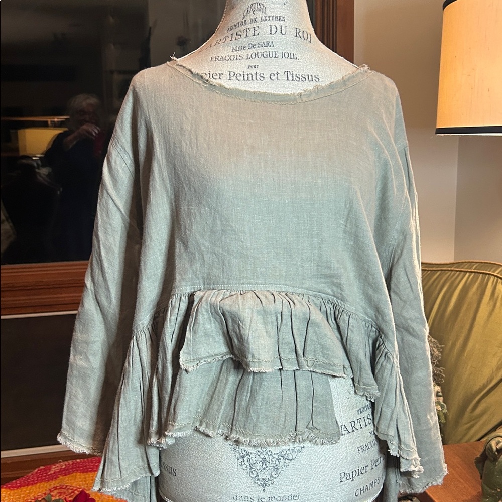 Magnolia Pearl light olive linen top
CA#15